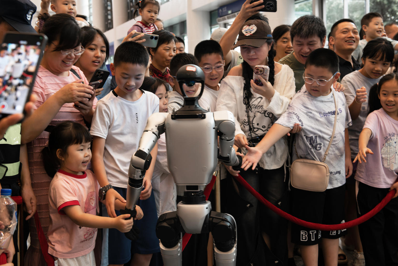 Economies Urge Open Innovation Amid Tech-Driven Growth