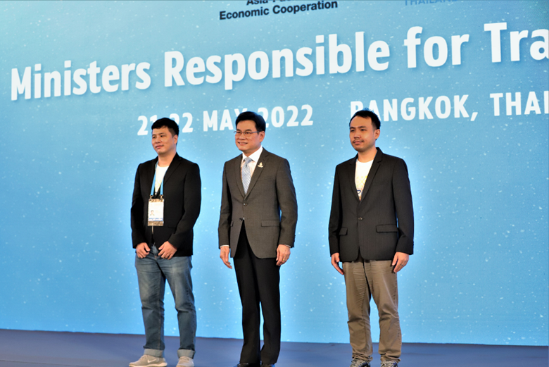 APEC App Challenge winners with DPM_2022