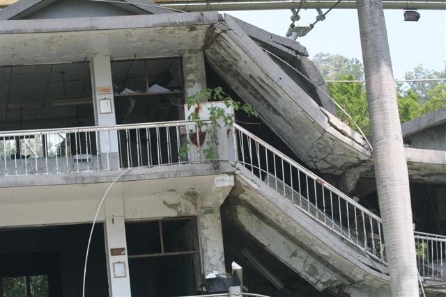 Participants in the Workshop on large scale Disaster Recovery in APEC visit to 921 Earthquake Museum of Chinese Taipei (in Taichung), 24 Sep 2008