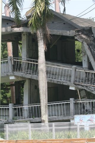 Participants in the Workshop on large scale Disaster Recovery in APEC visit to 921 Earthquake Museum of Chinese Taipei (in Taichung), 24 Sep 2008