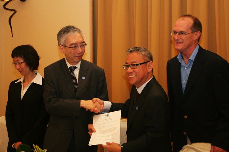 APEC Secretariat receives USD 200,000 donation from Hong Kong, China 