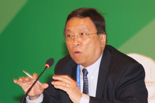 Expert reviewer, Hank Lim Giok Hay 