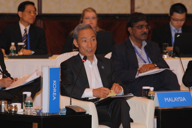 Korean Minister for Trade, Kim Jong Hoon 