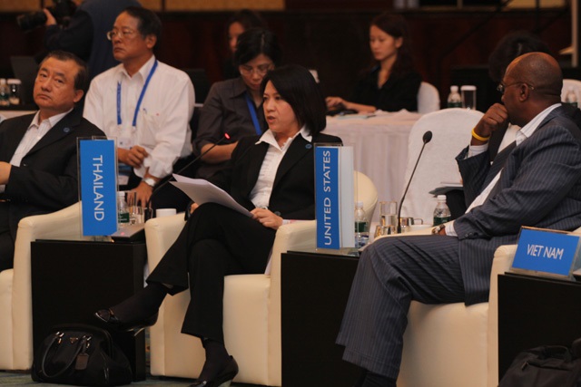 Minister of Commerce, Thailand, Porntiva Nakasai 