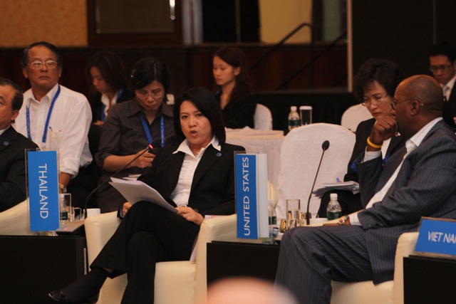 Minister of Commerce, Thailand, Porntiva Nakasai 