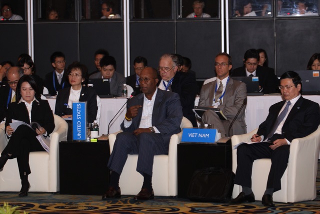 Minister of Commerce, Thailand, Porntiva Nakasai; US Trade Representative, Ron Kirk; Minister of Industry and Trade, Viet Nam, Vu Huy Hoang 