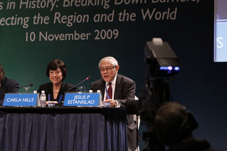 Carla Hills and Jesus P. Estanislao