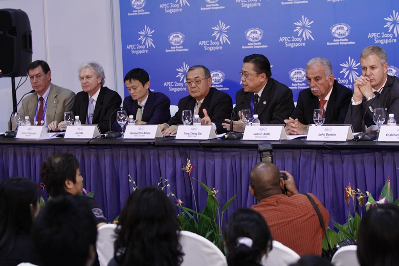 Tony Nowell, Asia-New Zealand Foundation; Anthony Nightingale, Jardine Matheson Ltd; Jack Ma, Alibaba Group; Gempachiro Aihara, Mitsui & Co; Teng Theng Dar, ABAC Chair 2009; Juan Raffo, Raffo Group; John Denton, Corrs Chambers Westgarth