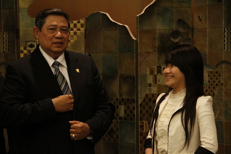 President Susilo Bambang Yudhoyono of Indonesia; Sunviana Sunaryo, Second Runner-Up