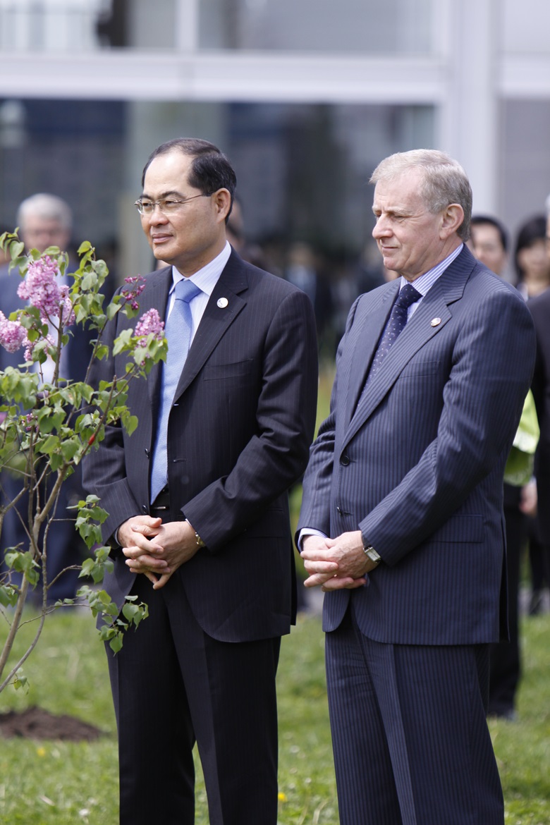 Singapore Ministry for Trade and Industry, Hng Kiang LIM and Australia Minister for Trade, Simon CREAN