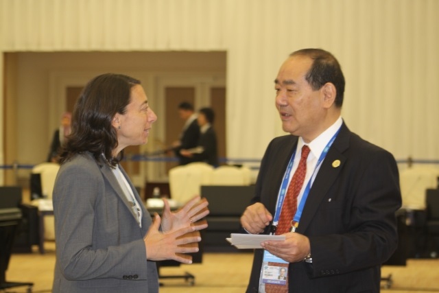 Chile Senior Official Ana Novik and SOM Chair Shigeru Nakamura
