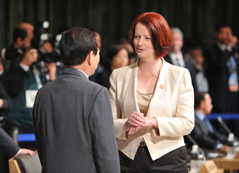 Nguyen Minh Triet, President of Viet Nam (front) and Julia Gillard, Prime Minister of Australia (back)