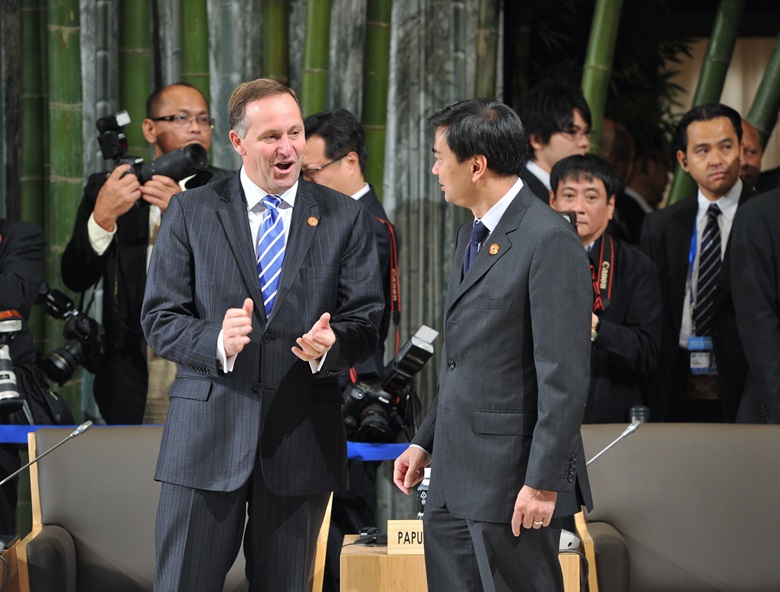 John Key, Prime Minister of New Zealand (left) and Abhisit Vejjajiva, Prime Minister of Thailand (right)