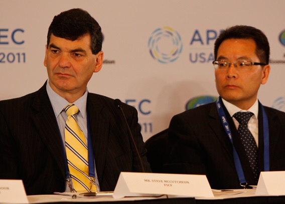 APEC Food Safety Cooperation Forum Co-Chairs - Mr. Steve McCutcheon (left) and Dr. Lin Wei (right)
