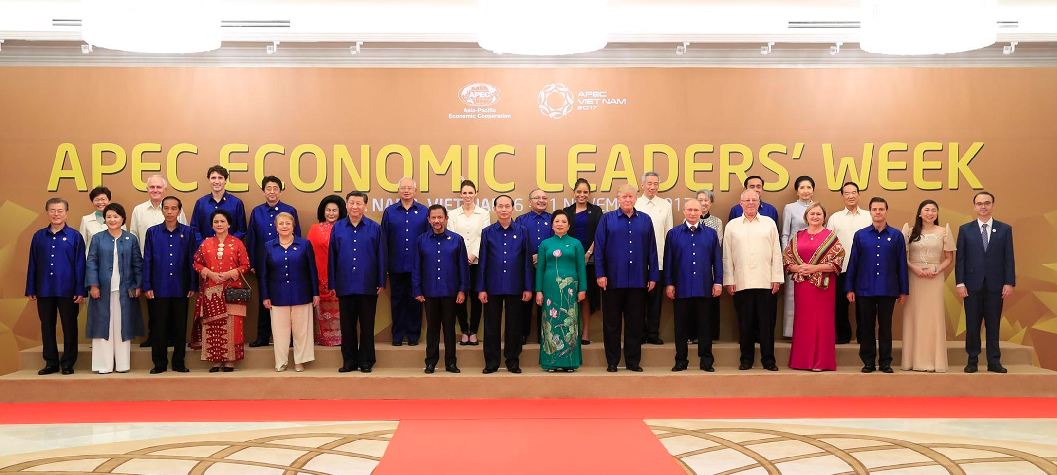 APEC Economic Leaders Family Photo APEC