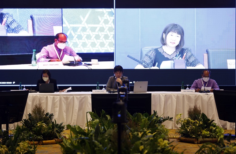 18Aug 0900 EPWG (15)