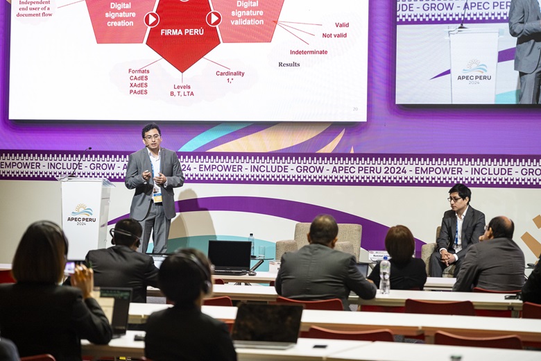 53569930675_5c02fa465a_k