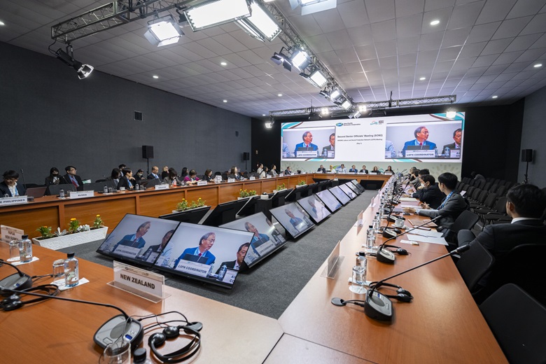 apc_7466_apec_53703642389_o