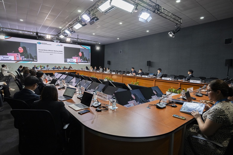 apc_7467_apec_53703305101_o