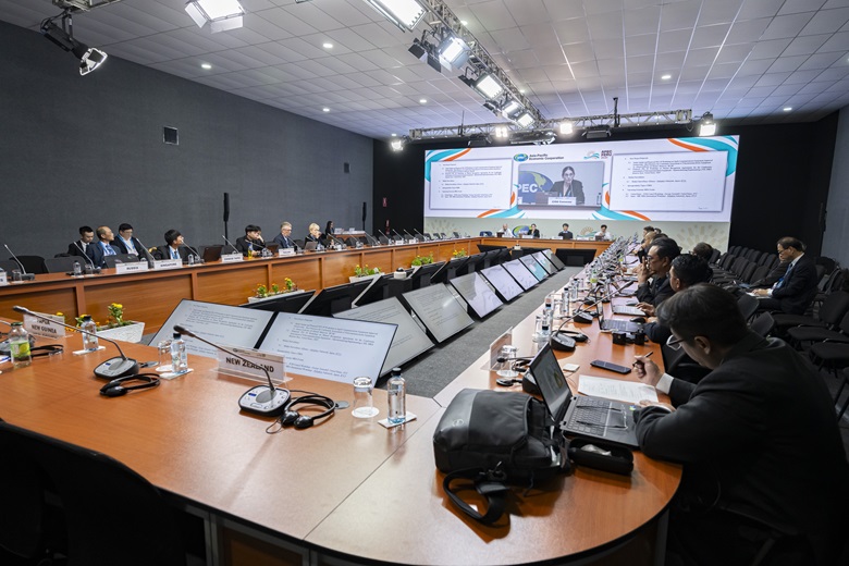 apc_7396_apec_53703269890_o